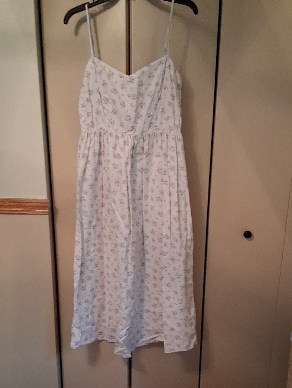 Like New! H & M White Floral LinenSpaghetti Strap Midi Dress. Size S
